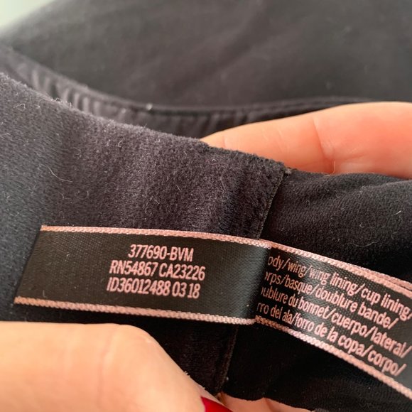 Victoria's Secret Body by Victoria Black Bra 34DDD Underwire Soft Cup Lace Trim - Picture 6 of 7